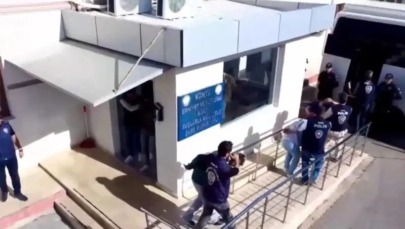 10 İlde Gerçekleşen Büyük Dolandırıcılık Operasyonu: 13 Kişi Tutuklandı