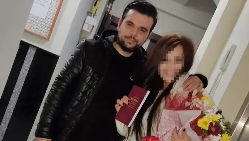 Kocasını Öldüren Kadının Taksi Çağırma Anı Şok Ediyor