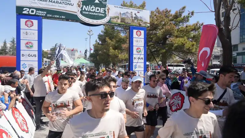 Doğuş Holding Niğde Yarı Maratonu'nda 518 Sporcu Dikkatleri Üzerine Çekti!