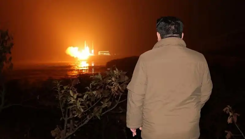 Kuzey Kore'nin Silah Programı: Amerikalıların Ödeyerek Üstlendiği Yük