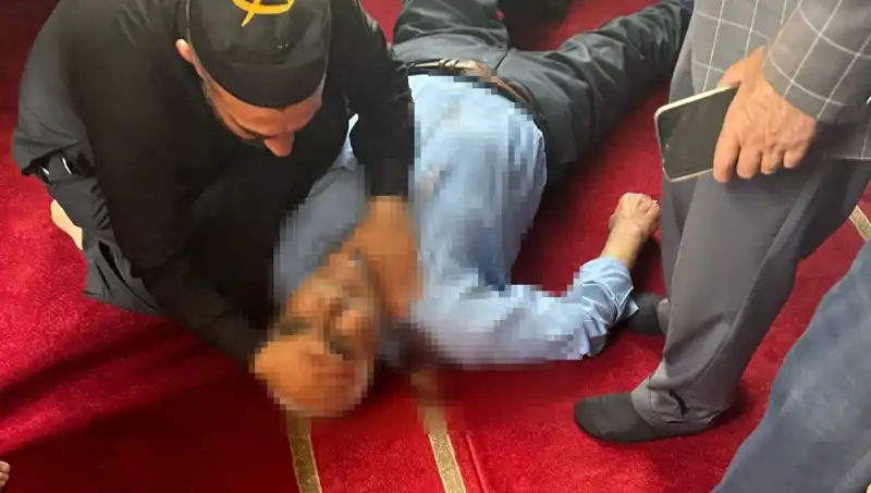 : Camide Namaz Kılarken Bıçaklanan Adamın Hüzün Verici Hikayesi