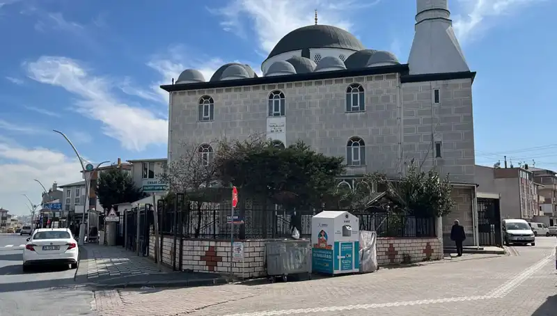 Cami Tuvaletinde Bulunan Vücut, Hayatla Dolup Taşan Bir Hikaye Mi?