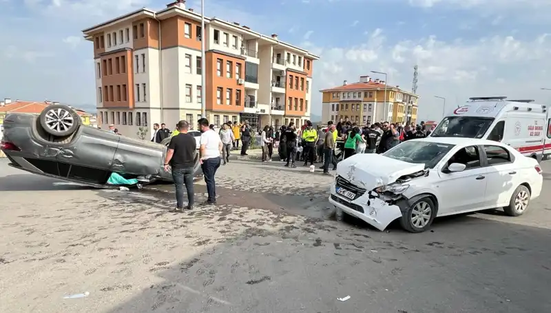 Nurdağı’nda Meydana Gelen Düşük Hızlı Feci Trafik Kazasında 9 Kişi Yaralandı