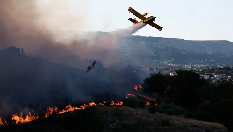 Sakız Adası'ndaki Orman Yangını: Günlerdir Sürüyor, Sonunda Kontrol Altında!