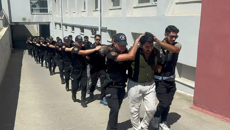 Adana'da Tarihi Uyuşturucu Operasyonu: 825 Kilo Eroin Ele Geçirildi