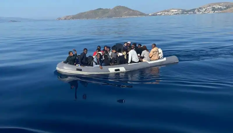 Bodrum'da Düzensiz Göçmen Tutuklaması: 25 Kişi Yakalandı