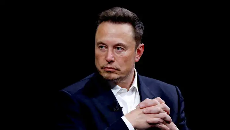 Musk, Robotların Cerrahları Geçeceği Tarihi Açıkladı: Sağlıkta Devrim Yolda!