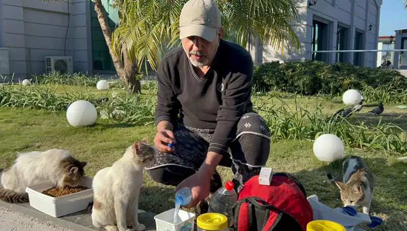 59 Yaşında Günlük 8 Kilometre Yürüyen Adamın Hikayesi Şaşırtıyor