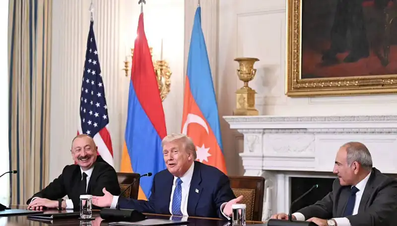 Aliyev'den Ermenistan'a Acil Anayasa Çözümü: Zaman Kaybetmeden Adım Atın!