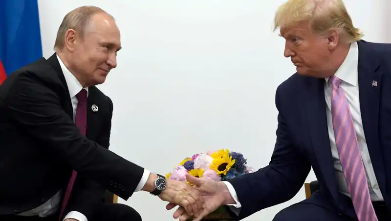 Putin ve Trump'tan Tarihi Telefon Görüşmesi: Küresel Politikalara Etkisi