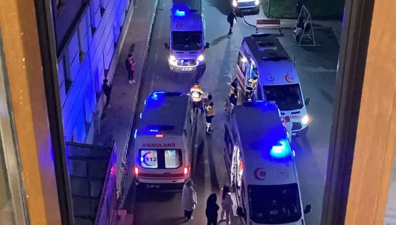 Okul Yemeğinde Zehirlenme Skandalı: 53 Öğrenci Hastaneye Kaldırıldı