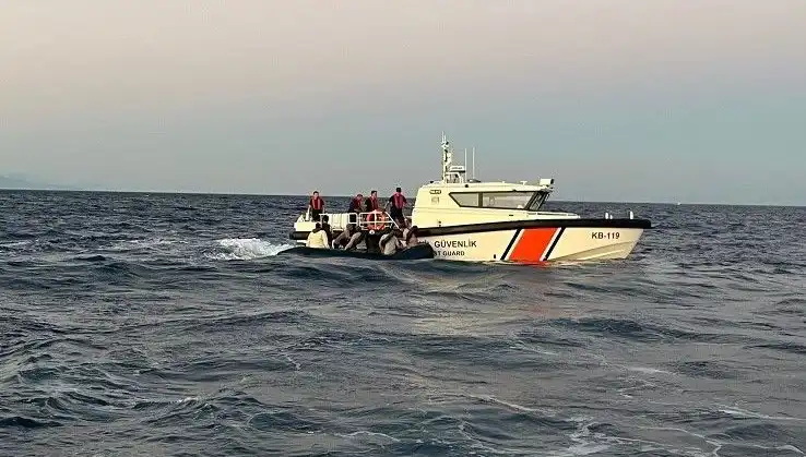 Ayvacık Açıklarında 17 Göçmen Yakalandı: Detaylar ve Gelişmeler