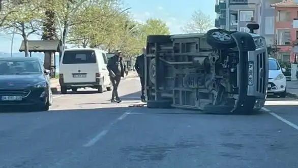 Otomobile Çarpan Araç Dehşet Anları Yaşattı: Yan Yatan Araçta Neler Oldu?