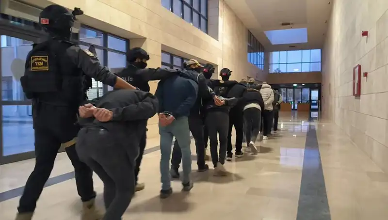 Türkiye Genelinde DAEŞ’e Yönelik Dev Operasyon: 298 Şüpheli Yakalandı