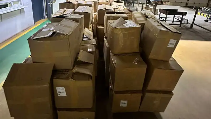 Kargo Şirketinin Deposunda Ele Geçirilen Kaçak Tütün Şok Etti!