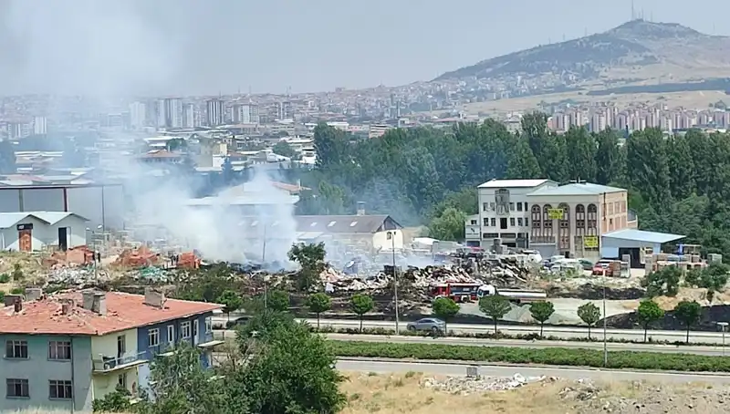 Otluk Alanda Çıkan Yangın Depo Faciasına Neden Oldu!