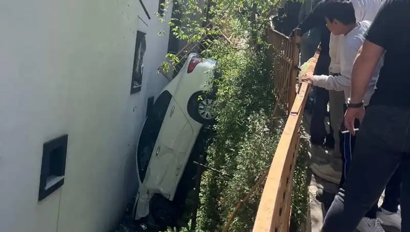 Kağıthane'de Dehşet Anları: Bir Kişi Metrelerce Sürüklendi!