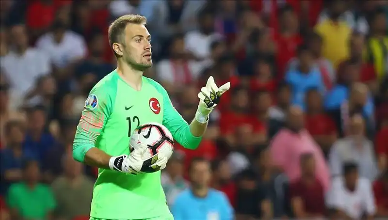 Mert Günok Futbolu Bırakacağı Yaşı Açıkladı: Hayranları Şaşırdı!