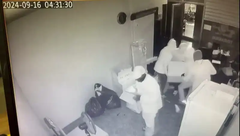 Kasa İçindeki Binlerce Lira, Hırsızların Kaçış Planına Dönüştü