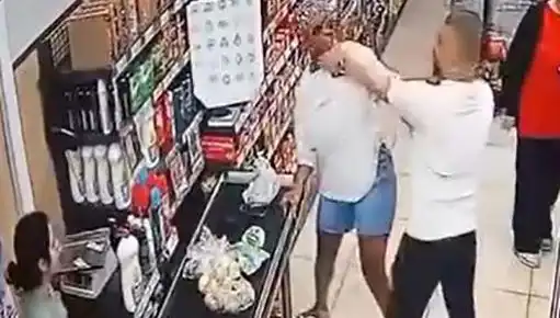 Markette Korkutan Anlar: Kadına Çocuğunun Önünde Saldırı Gerçekleşti