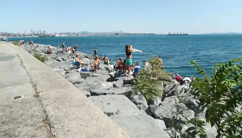 İstanbul'da Hava Sıcaklığı Artıyor: Sahiller Yeniden Canlandı