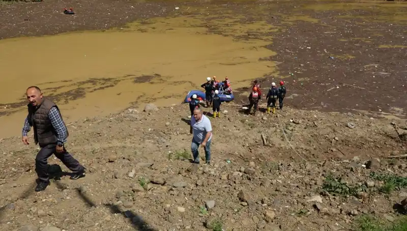 Trabzon’da Sel Felaketi: Su Tahliye Eden Adam Hayatını Kaybetti