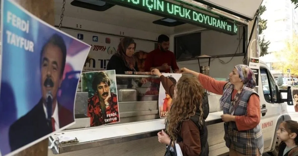 Manisalı Hayranlarından Ferdi Tayfur’a Vefa: Lokma Hayrı Düzenlendi