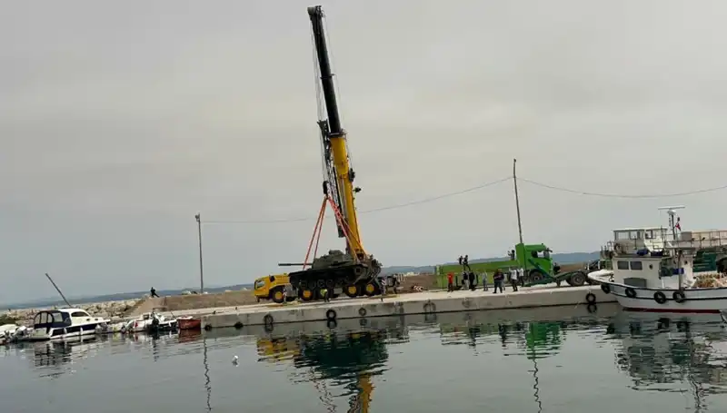 Saros Körfezi’nde Yeni Bir Efsane: Tank Batırma İşlemi Hız Kazandı