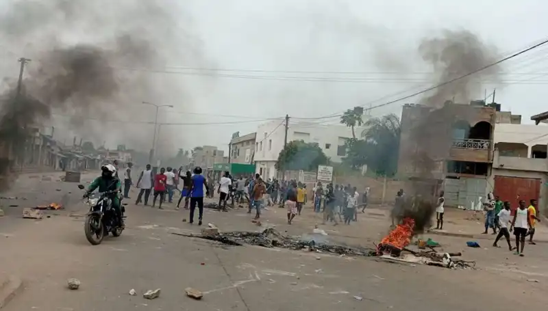 Togo'daki Protestolar: Nehirlerde Bulunan 7 Ceset Sarsıcı Gerçekleri Ortaya Çıkarıyor