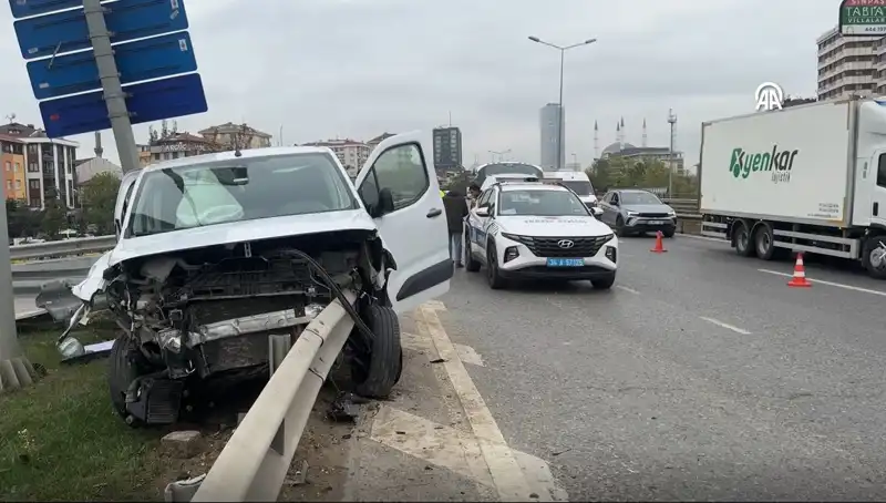Otoyolda Feci Kaza: Bariyere Saplanan Araçta Yaşananlar Şaşırttı!