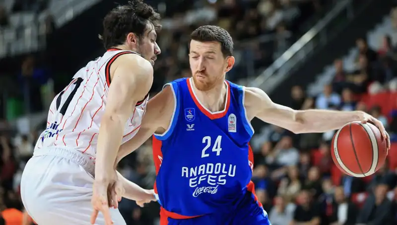 Anadolu Efes Euroleague'de Heyecan Dolu Bir Kriz Maçına Hazırlanıyor