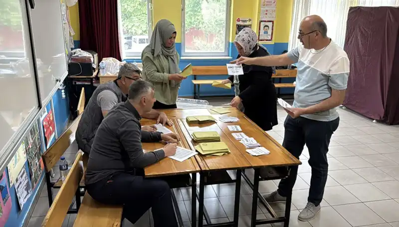 Türkiye’nin 405 Mahallesi ve Köyü Yeni Muhtarı İçin Sandık Başına Gitti