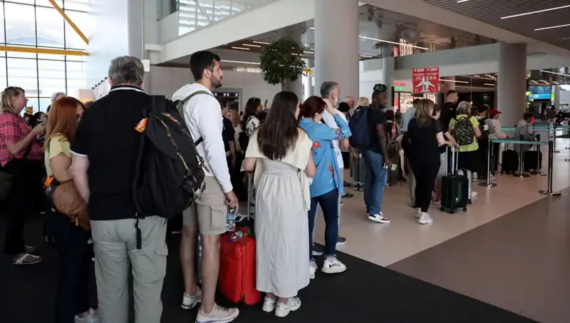 İstanbul Havalimanı'nda Bayram Yoğunluğu: Binlerce Uçuş Bekleniyor!