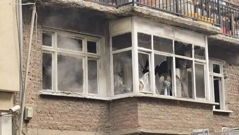 Bursa'da Heyecanlandıran Yangın: İki Katlı Ev Alev Alev Yandı