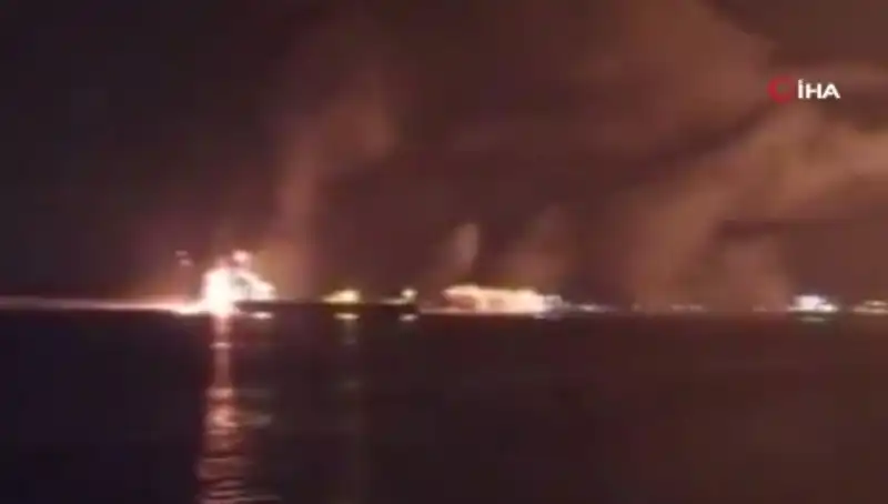 Yemen'deki Yakıt Limanı Bombardımanı: ABD'nin Saldırısında 22 Can Aldı
