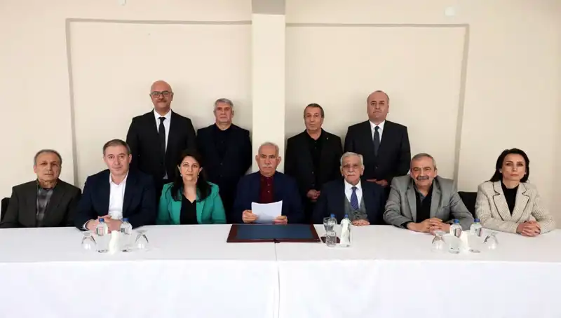 PKK'nın Feshi: Terörsüz Türkiye İçin Yeni Bir Dönem Mi Başlıyor?