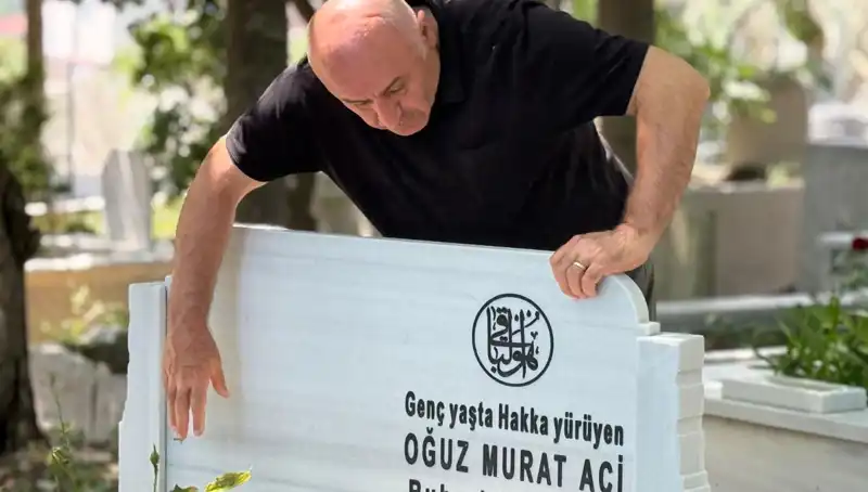 Aci Ailesinin Hüzün Dolu Babalar Günü Kutlaması: Yürek Burkan Anılar
