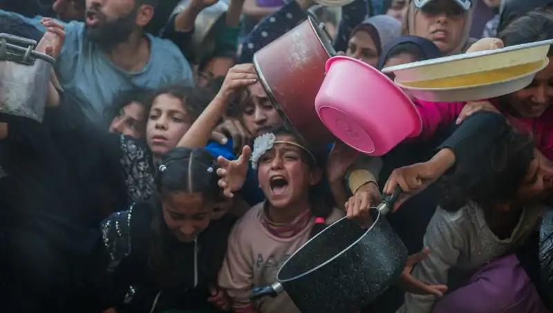 Gazze'de Açlık Alarmı: Un Stokları Tükendi, Halk Tehlikede!