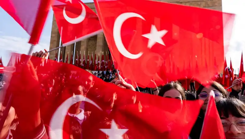 Tüm Türkiye'de 23 Nisan Coşkusu: Kutlamalarda Renkli Anlar ve Etkinlikler