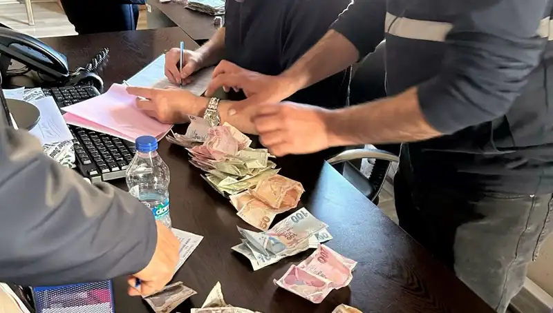 Antalya'da Şok Gelişme: Dilencilerden Yüksek Miktarda Para Çıkınca Alarm Verildi
