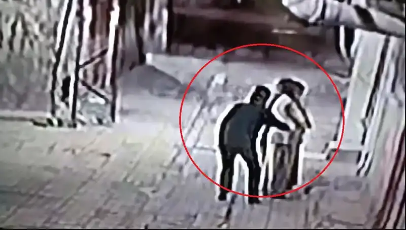 Polisler, Kapkaççılara Operasyon İçin Pazarcı ve Simitçi Kılığına Girdi!