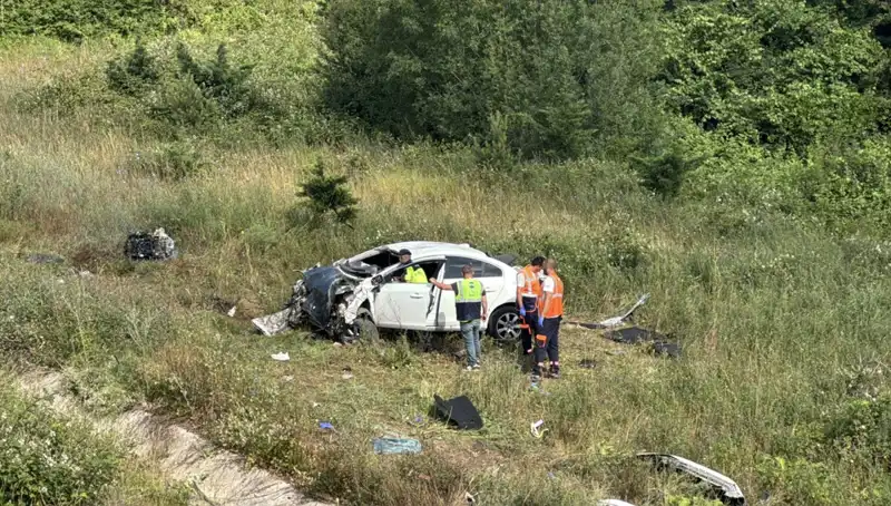 Kuzey Marmara Otoyolu'nda Korkunç Kaza: Araç Şarampole Devrildi!