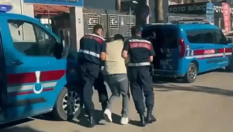 10 İlde Gerçekleştirilen Büyük Operasyonda 74 Suç Örgütü Üyesi Gözaltına Alındı