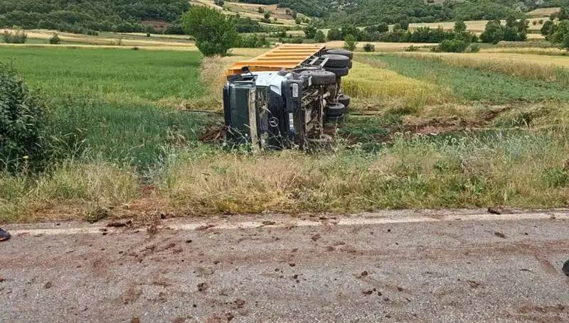 Tokat'ta Devrilen Kamyon Kazası: Bir Can Kaybı ve Detaylar