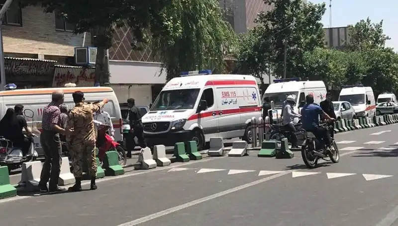 İran'da Silahlı Saldırı: 5 Polis Hayatını Kaybetti, Güvenlik Endişeleri Artıyor