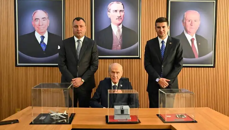 MHP Lideri Bahçeli, Ülkü Ocakları’na Ziyaretle Ülkücü Gençlere Destek Verdi