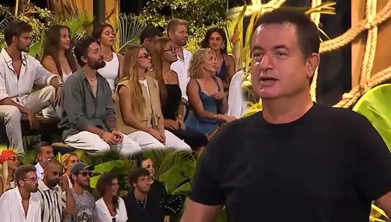 Survivor Birleşme Partisi: Şarkı Yarışmasıyla Göz Doldurdu