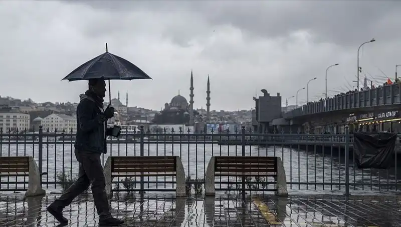 İstanbul'da Bahar Havası Yerini Kışa Bırakıyor: Yağmur ve Kar Uyarıları!