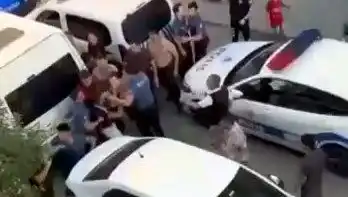 Sosyal Medya Kavgası Sokakta Kanlı Çatışmaya Dönüştü: 4 Yaralı!