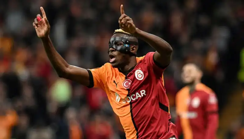 Al-Hilal'i Reddeden Osimhen, Yeni Takımıyla Futbol Dünyasını Sarstı!